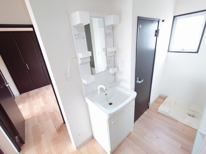 物件内観写真11　(洗面)