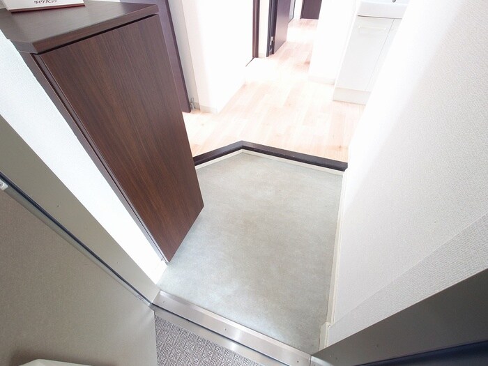 物件内観写真15　(玄関)