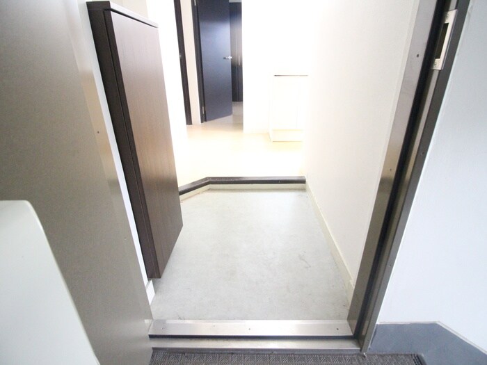 物件内観写真17　(玄関)