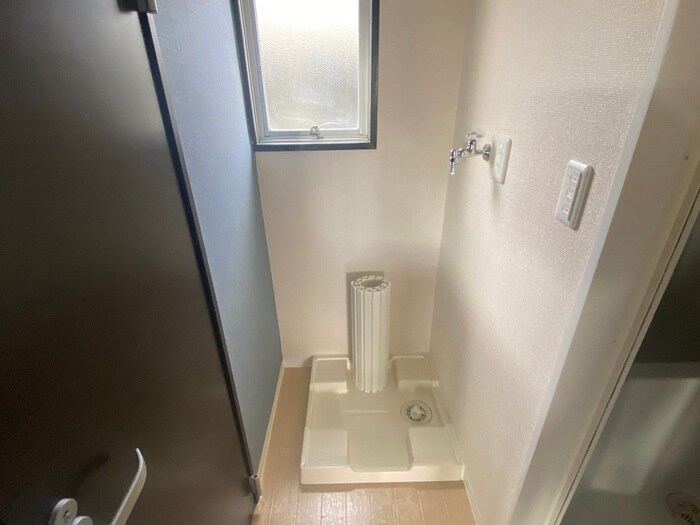 物件内観写真18　(洗濯機置場)