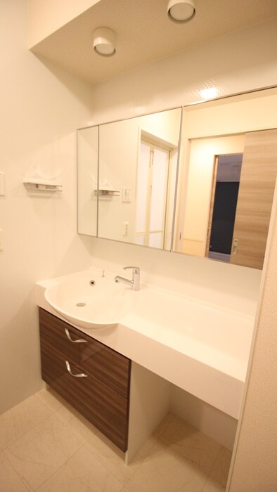 物件内観写真11　(洗面)