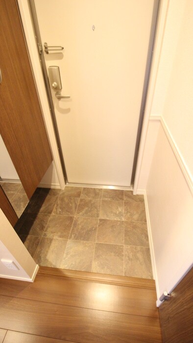 物件内観写真17　(玄関)