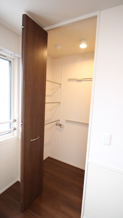 物件内観写真21　(収納)