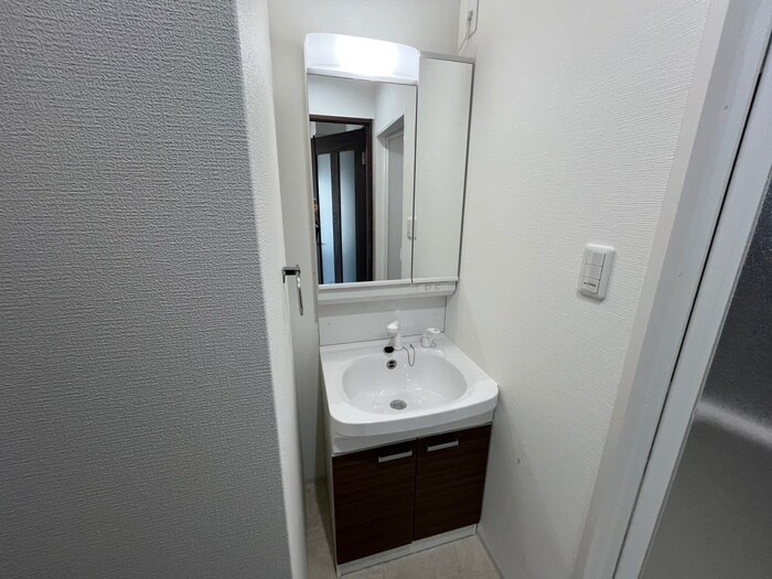 物件内観写真11　(洗面)