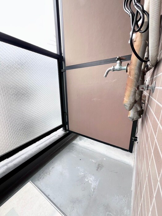 物件内観写真16　(洗濯機置場)