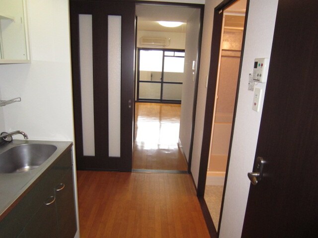 物件内観写真16　(廊下)