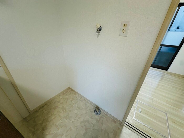 物件内観写真13　(洗濯機置場)