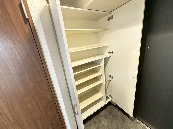 物件内観写真18　(靴箱)