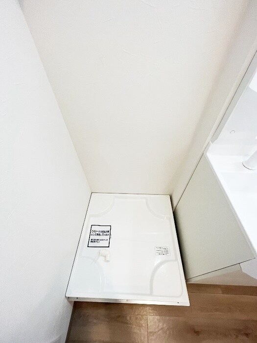 物件内観写真10　(洗濯機置場)