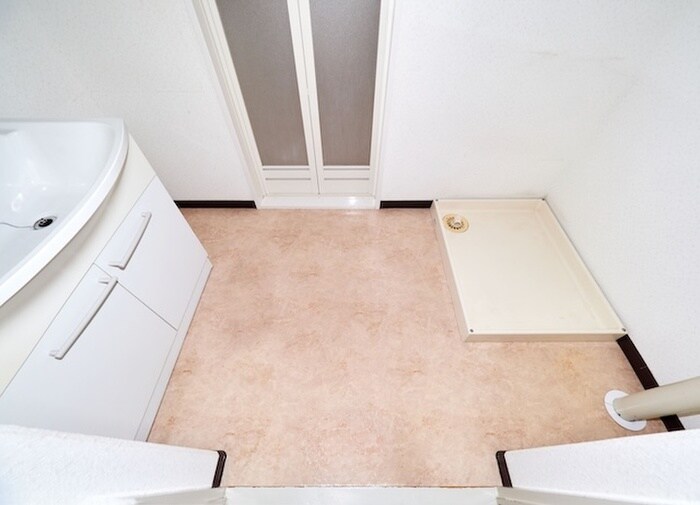 物件内観写真12　(洗濯機置場)