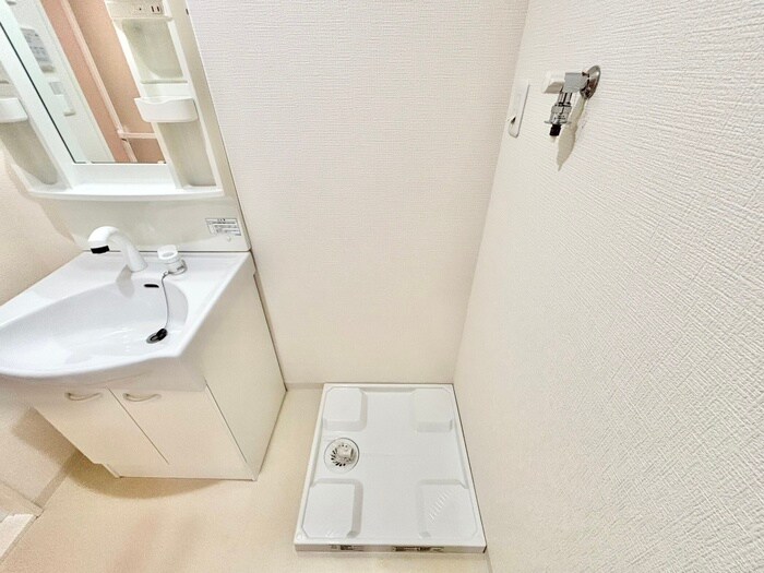 物件内観写真12　(洗濯機置場)