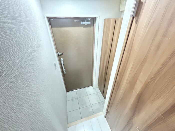 物件内観写真15　(玄関)
