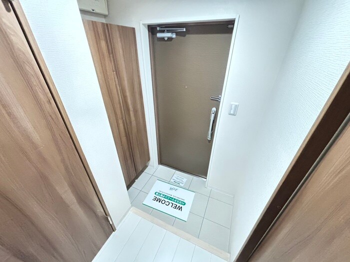 物件内観写真15　(玄関)