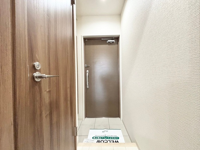 物件内観写真16　(玄関)