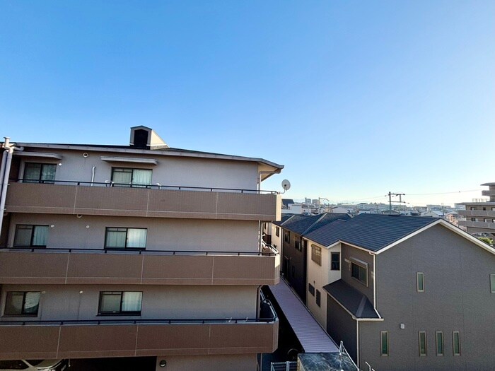 物件内観写真22　(室内からの展望)