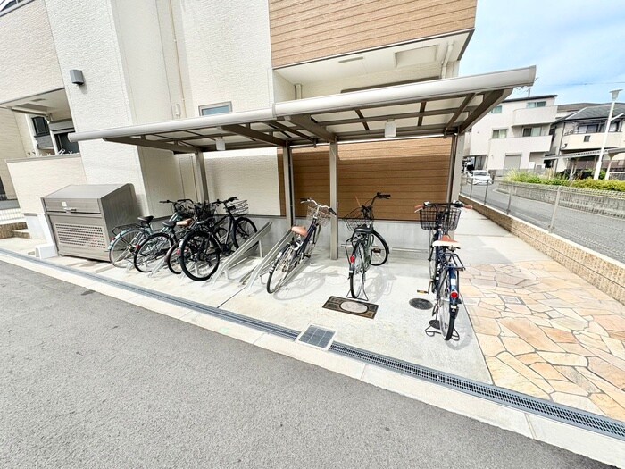 物件外観写真6　(駐輪場)