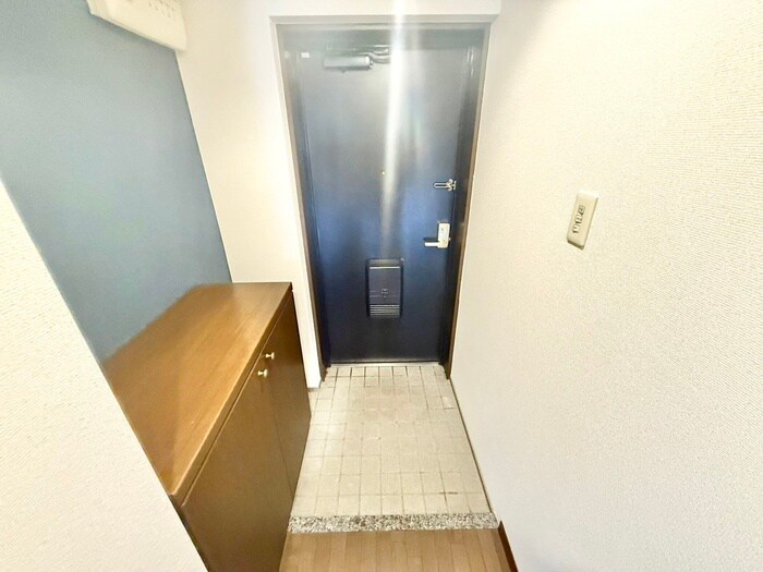 物件内観写真16　(玄関)