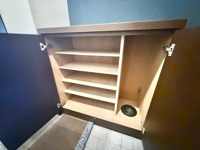 物件内観写真17　(靴箱)