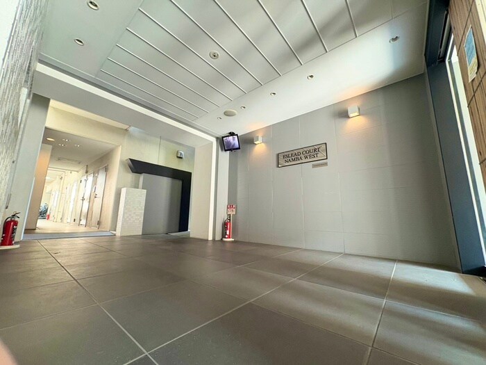 物件外観写真4　(エントランス部分)