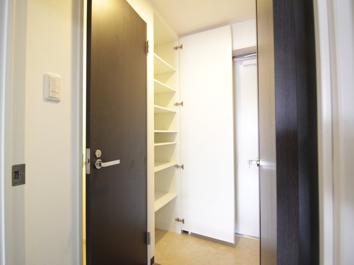 物件内観写真10　(靴箱)