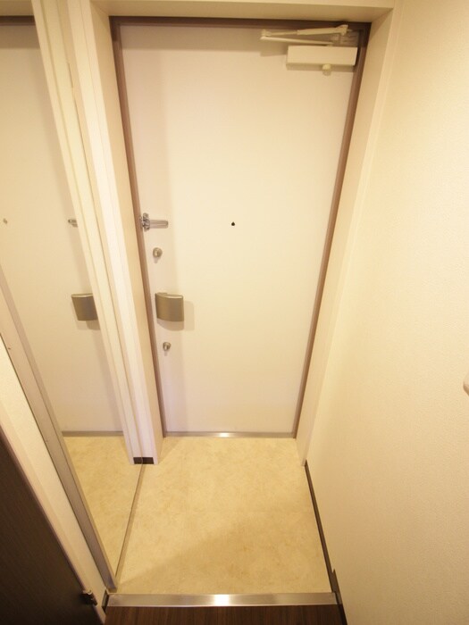 物件内観写真17　(玄関)