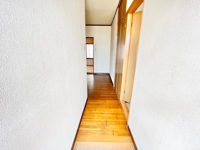 物件内観写真18　(廊下)