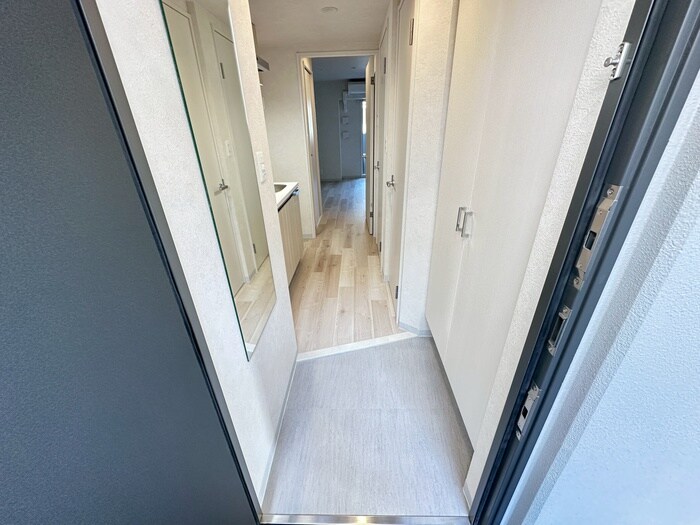 物件内観写真16　(玄関)