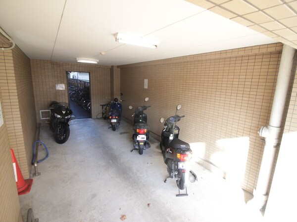 バイク置き場