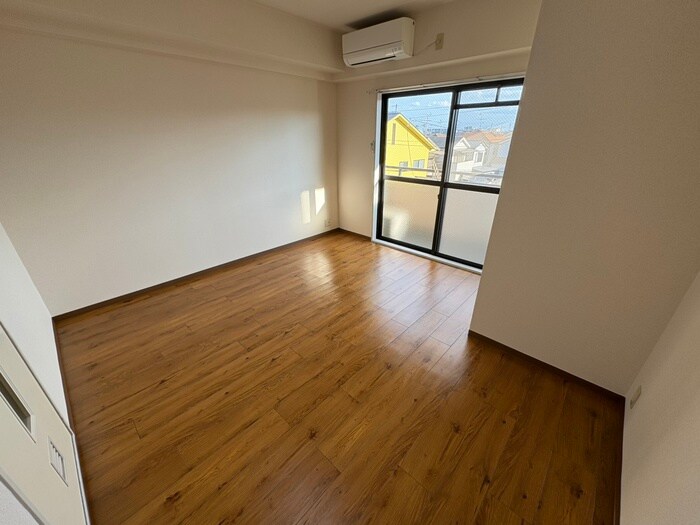 物件内観写真10　(居室)