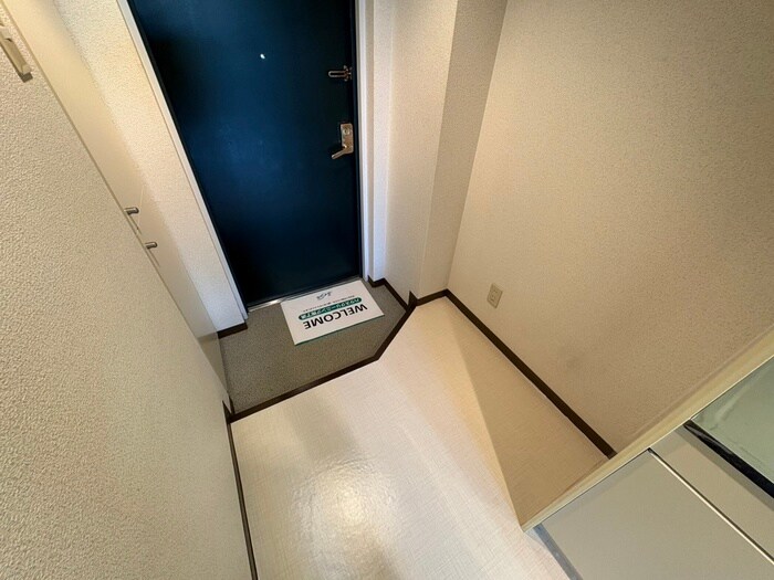物件内観写真17　(玄関)