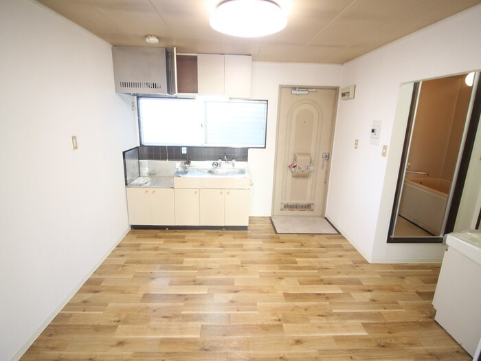 物件内観写真10　(居室)