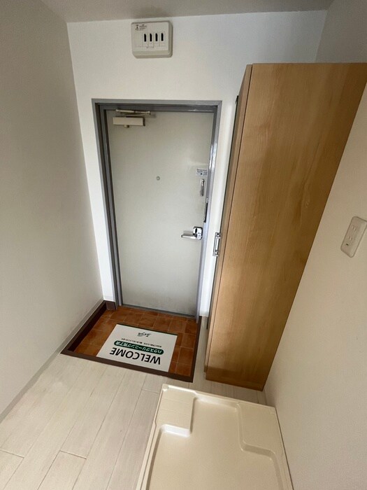 物件内観写真16　(玄関)