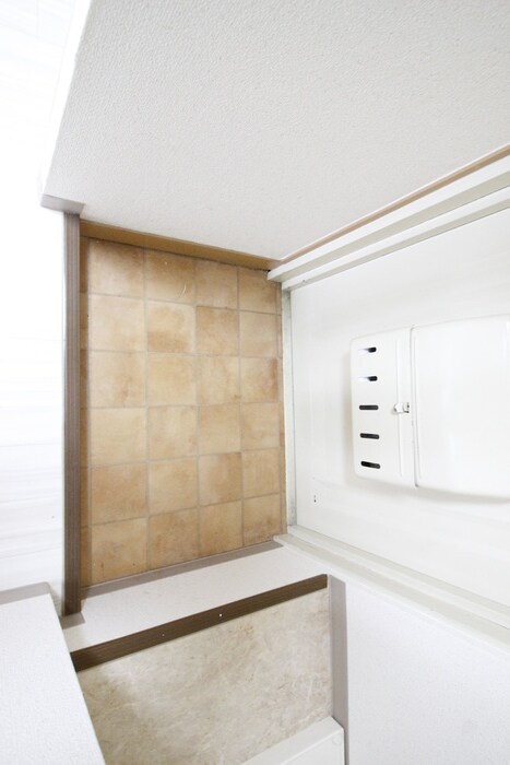 物件内観写真16　(玄関)