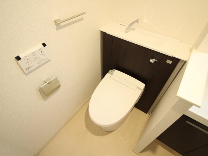 物件内観写真15　(トイレ)