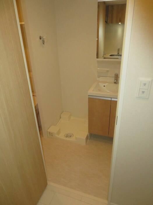 物件内観写真7　(洗濯機置場)