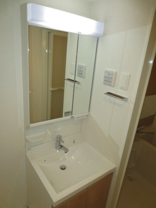 物件内観写真8　(洗面)