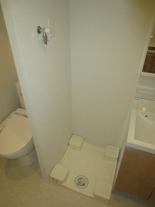 物件内観写真15　(洗濯機置場)