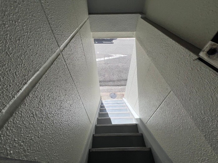 物件外観写真4　(エントランス部分)