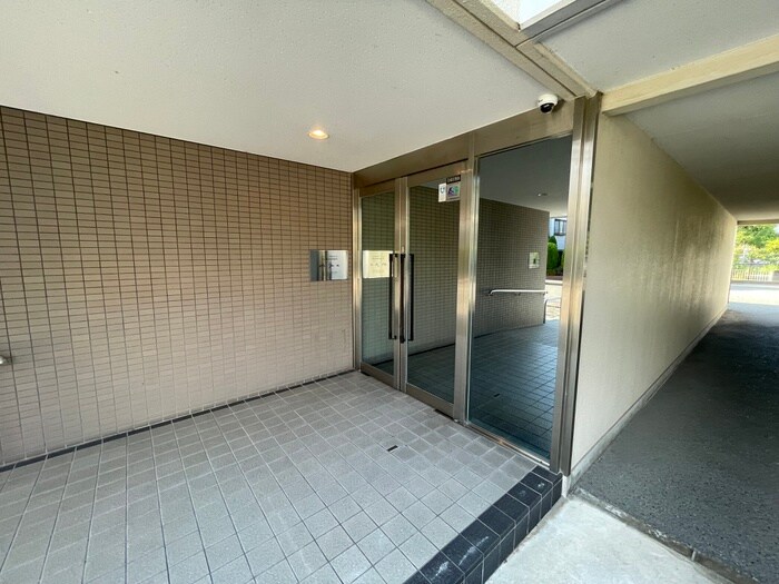 物件外観写真4　(エントランス部分)
