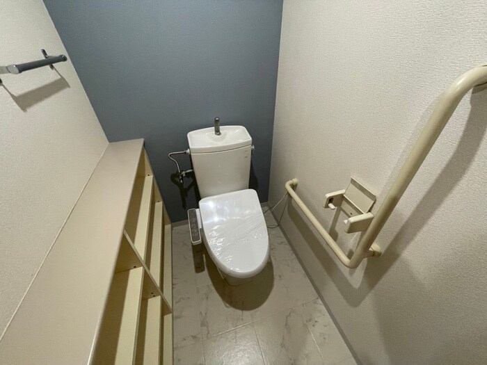 物件内観写真13　(トイレ)