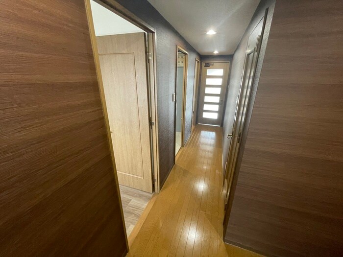 物件内観写真18　(廊下)