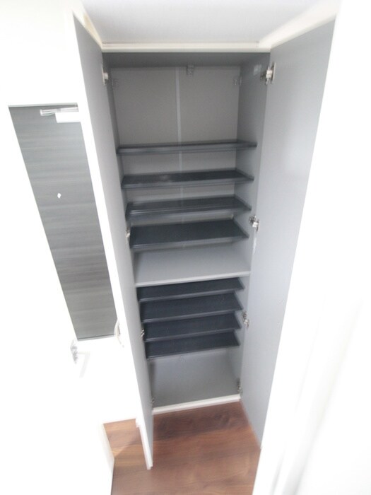 物件内観写真8　(靴箱)