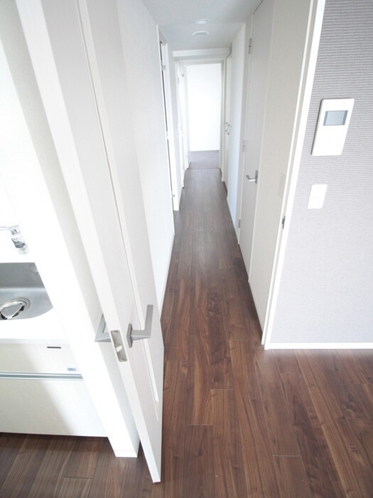 物件内観写真9　(廊下)