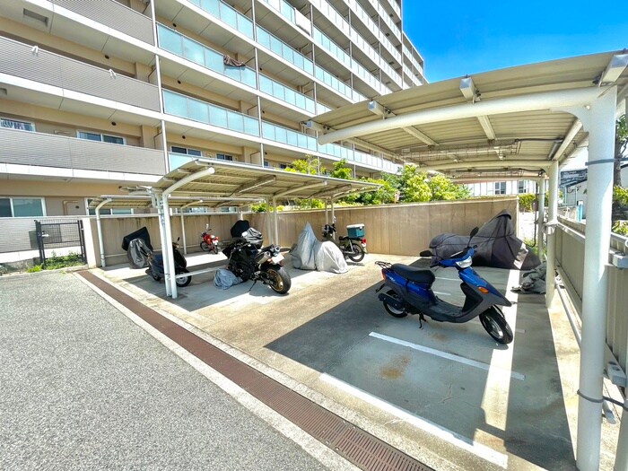 物件外観写真6　(駐輪場)