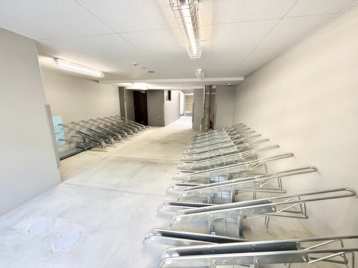 物件外観写真4　(駐輪場)