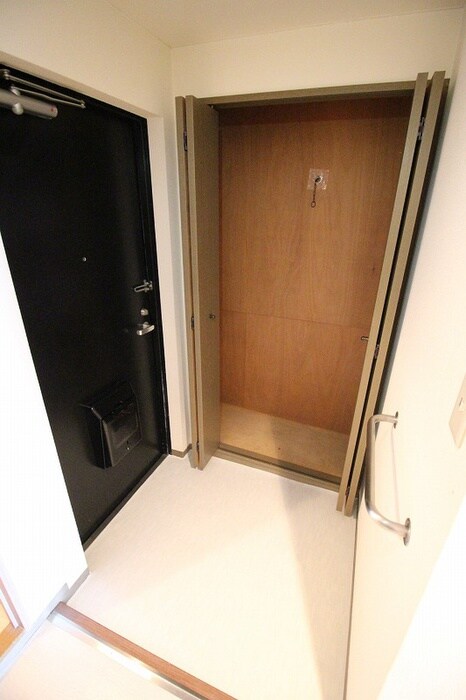 物件内観写真8　(玄関)