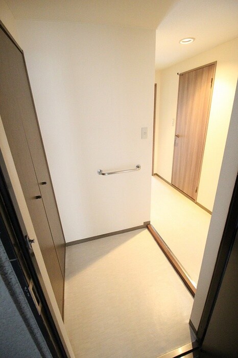 物件内観写真17　(玄関)