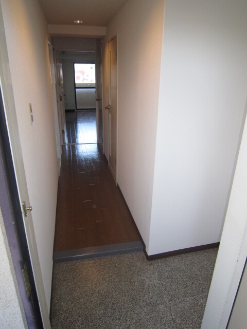 物件内観写真16　(廊下)