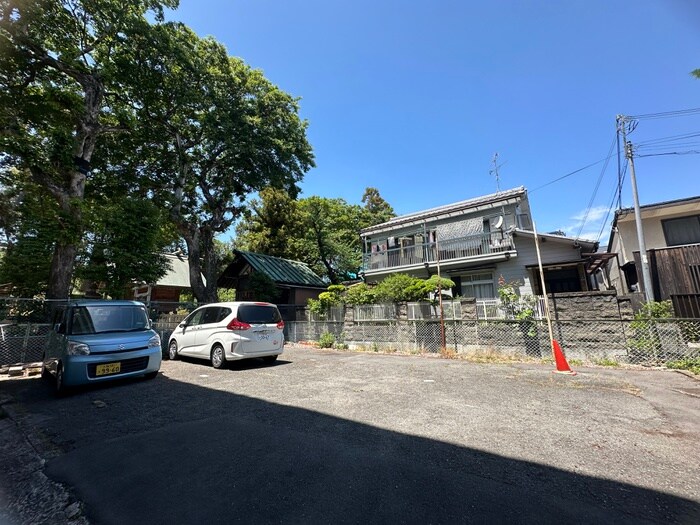 物件外観写真5　(駐車場)