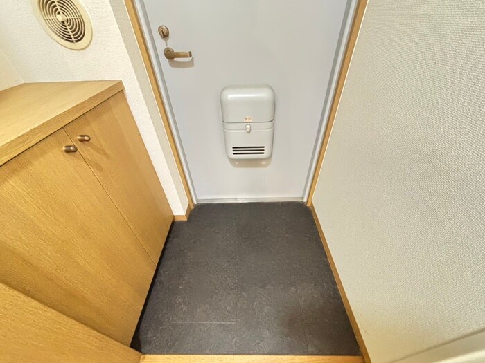 物件内観写真15　(玄関)
